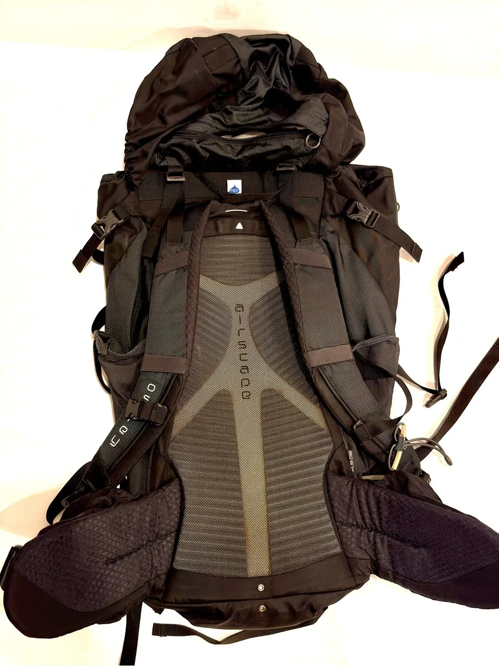Osprey Kestrel 48 Black Men's Hiking Backpack M/L like new
